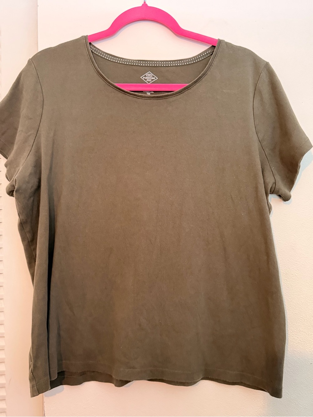 St. John’s Bag Olive Green Essential Women’s Tee XXL